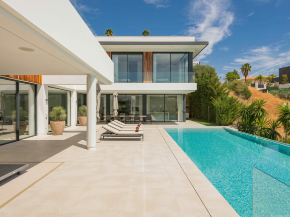 Benahavis – Contemporary 7B Villa – Sea & Golf Views