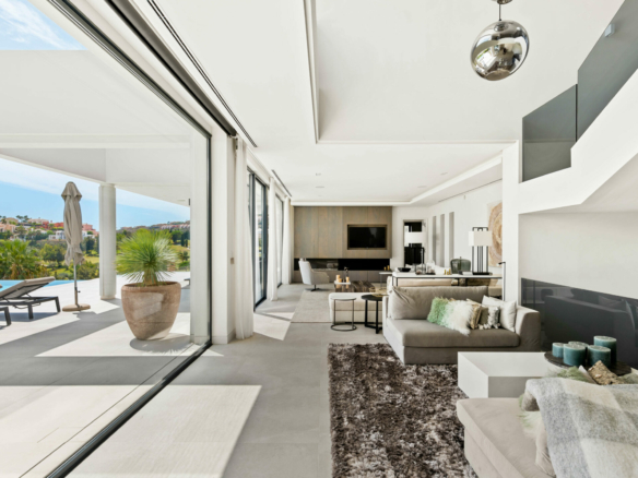 Benahavis – Contemporary 7B Villa – Sea & Golf Views