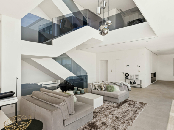 Benahavis – Contemporary 7B Villa – Sea & Golf Views