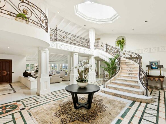 For Rent – Marbella East – Beachfront Mansion – Holiday Rental