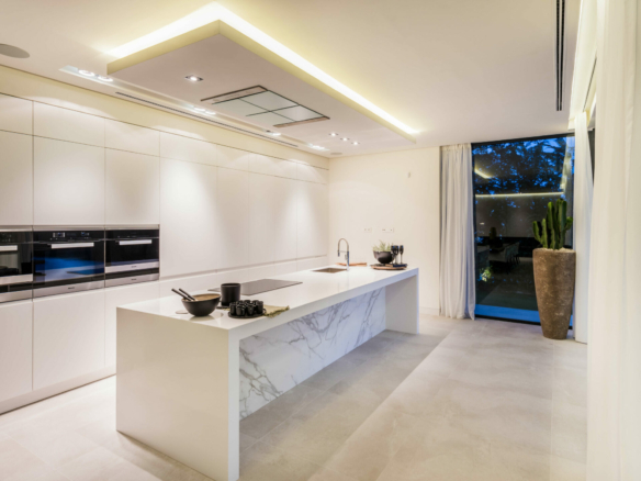 Benahavis – Contemporary 7B Villa – Sea & Golf Views