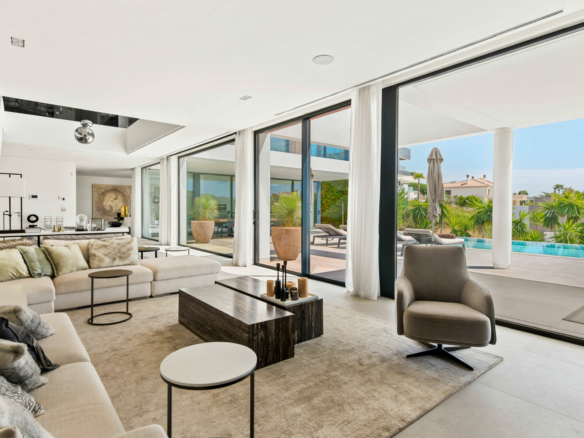Benahavis – Contemporary 7B Villa – Sea & Golf Views