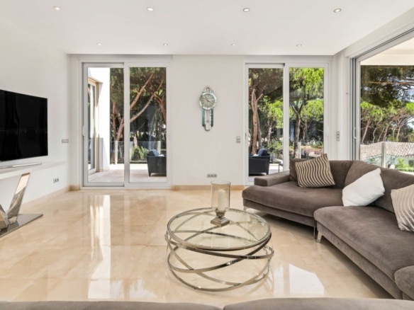Marbella East – 6B villa – Near Beach – Rooftop Pool