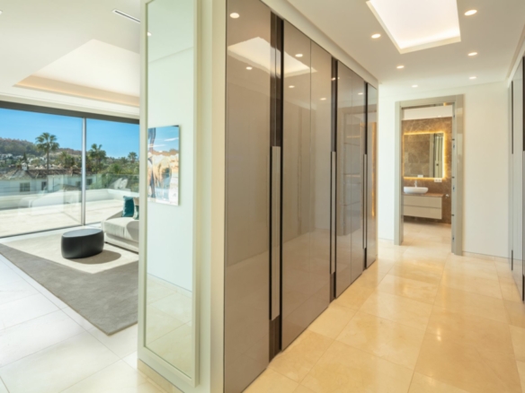 SOLD   – Nueva Andalucia – Modern 6B villa – Panoramic views 🌟
