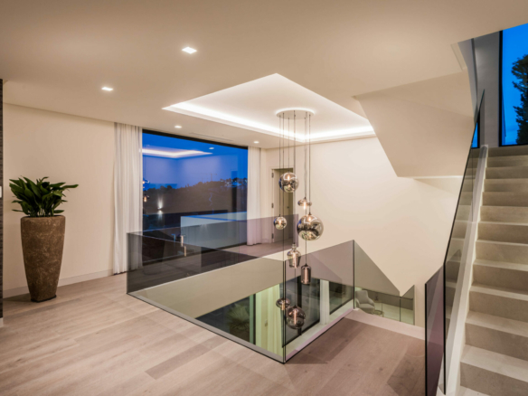 Benahavis – Contemporary 7B Villa – Sea & Golf Views