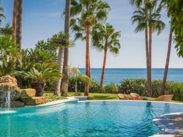 For Rent – Marbella East – Beachfront Mansion – Holiday Rental