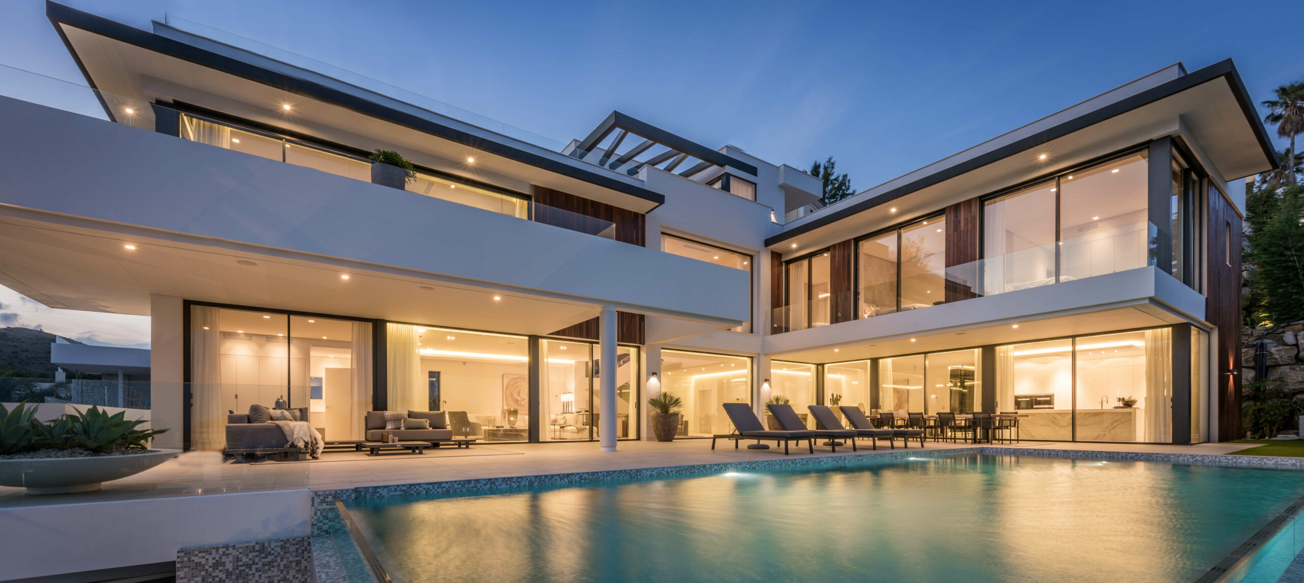 Benahavis – Contemporary 7B Villa – Sea & Golf Views