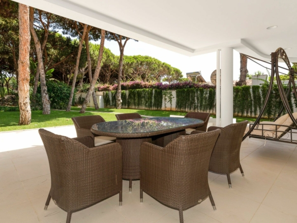 Marbella East – 6B villa – Near Beach – Rooftop Pool