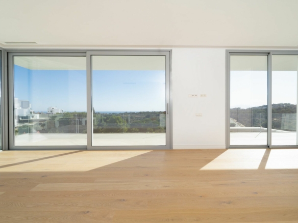 Marbella East – Modern villa – Gated – Sea Views
