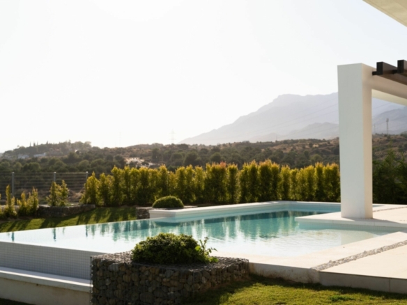 Marbella East – Modern villa – Gated – Sea Views