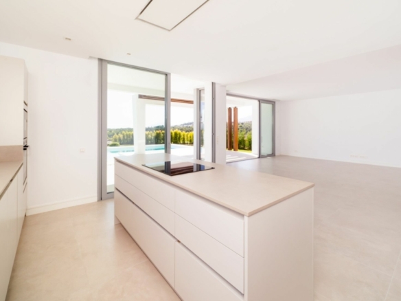 Marbella East – Modern villa – Gated – Sea Views