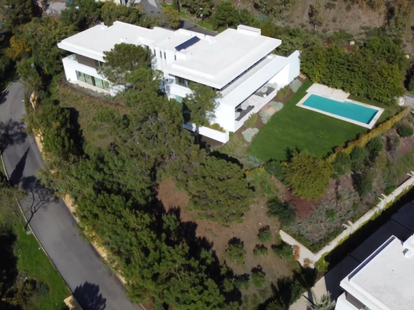 SOLD – Benahavis –  New Modern Quality Villas – Gated