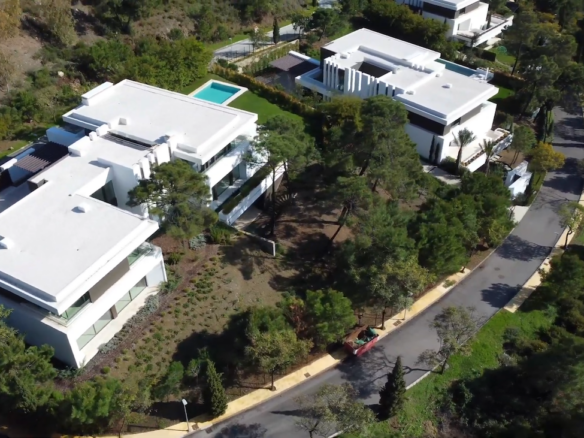 SOLD – Benahavis –  New Modern Quality Villas – Gated