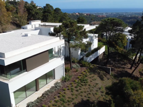 SOLD – Benahavis –  New Modern Quality Villas – Gated