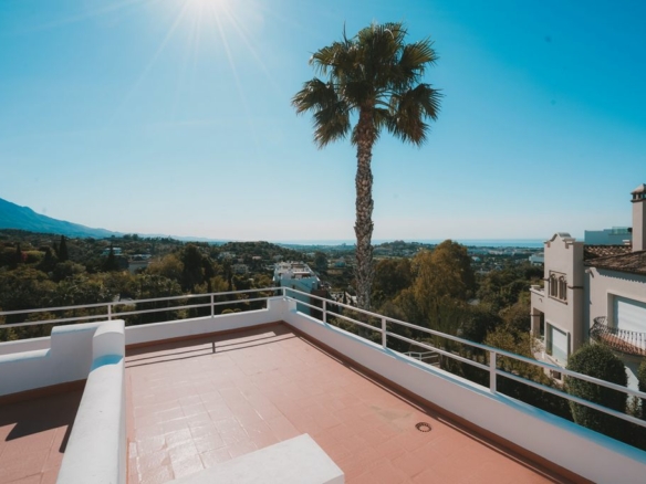 For sale – Benahavis – Modern Villa 4B – Sea Views