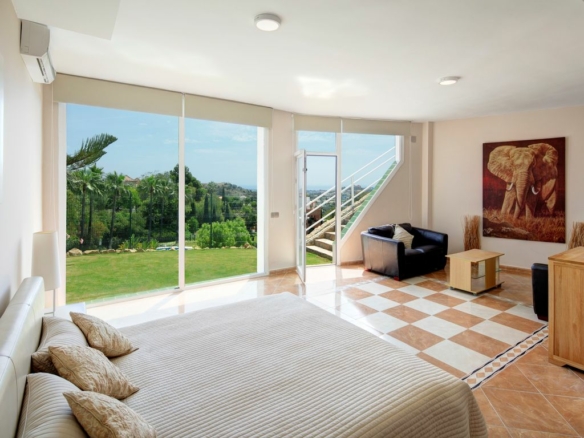 For sale – Benahavis – Modern Villa 4B – Sea Views