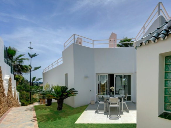 For sale – Benahavis – Modern Villa 4B – Sea Views
