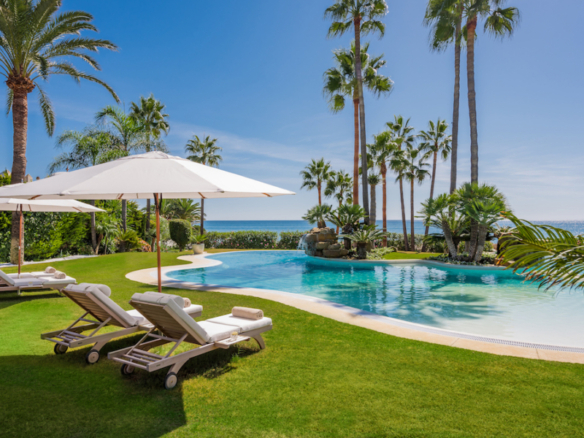 For Rent – Marbella East – Beachfront Mansion – Holiday Rental
