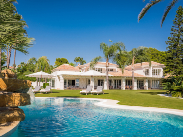 For Rent – Marbella East – Beachfront Mansion – Holiday Rental