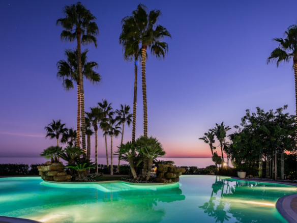 For Rent – Marbella East – Beachfront Mansion – Holiday Rental