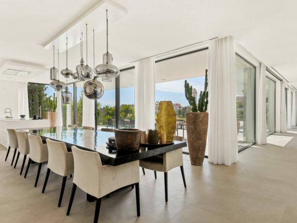 Benahavis – Contemporary 7B Villa – Sea & Golf Views