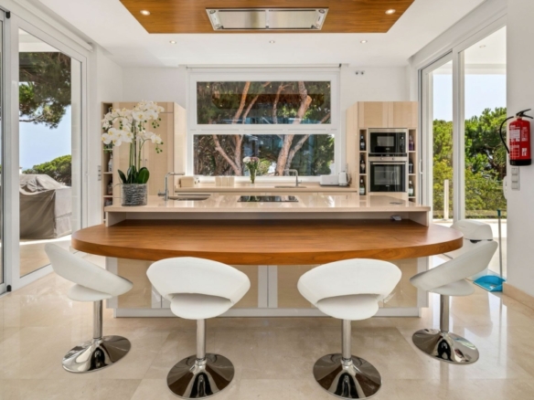 Marbella East – 6B villa – Near Beach – Rooftop Pool