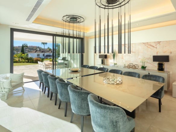 SOLD   – Nueva Andalucia – Modern 6B villa – Panoramic views 🌟