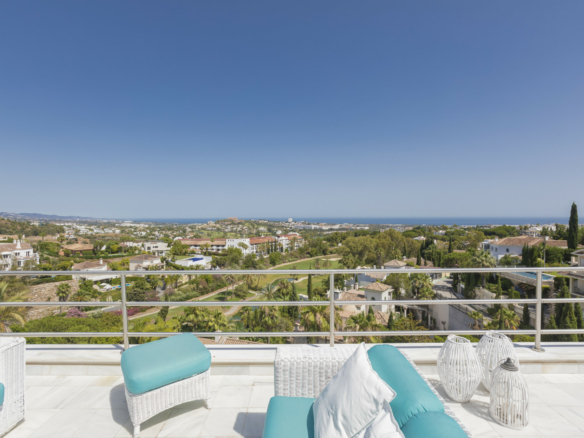 Benahavis – Modern 4B Villa – Sea Views – Gated
