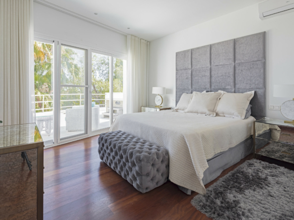 Benahavis – Modern 4B Villa – Sea Views – Gated