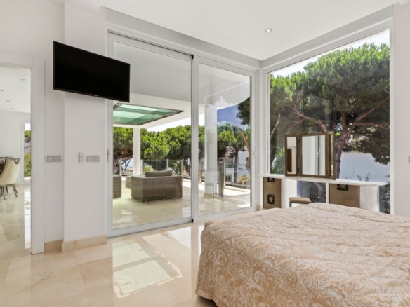 Marbella East – 6B villa – Near Beach – Rooftop Pool