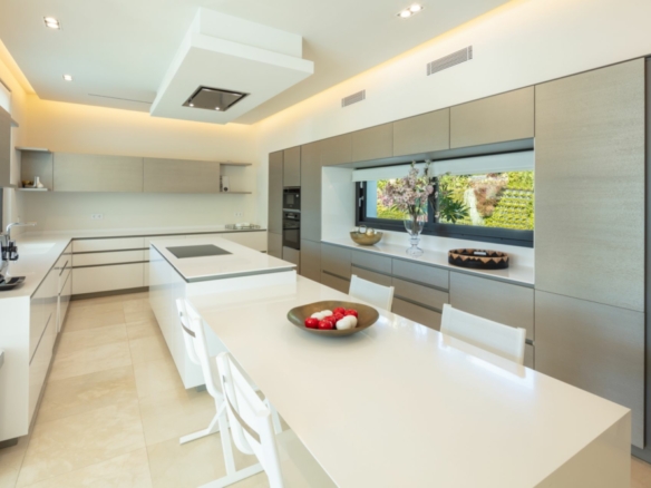 SOLD   – Nueva Andalucia – Modern 6B villa – Panoramic views 🌟