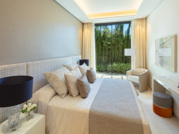 SOLD   – Nueva Andalucia – Modern 6B villa – Panoramic views 🌟