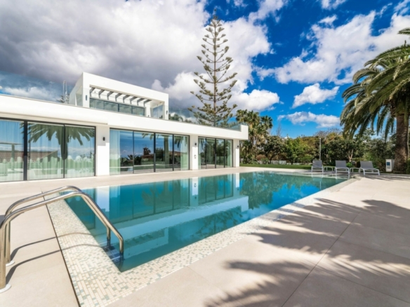 Marbella East – Modern Villa – Sea view