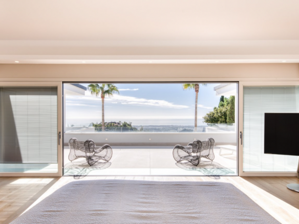🏡 For Sale: Modern 5-Bedroom Villa with Breathtaking Sea Views in La Zagaleta 🌅🌴