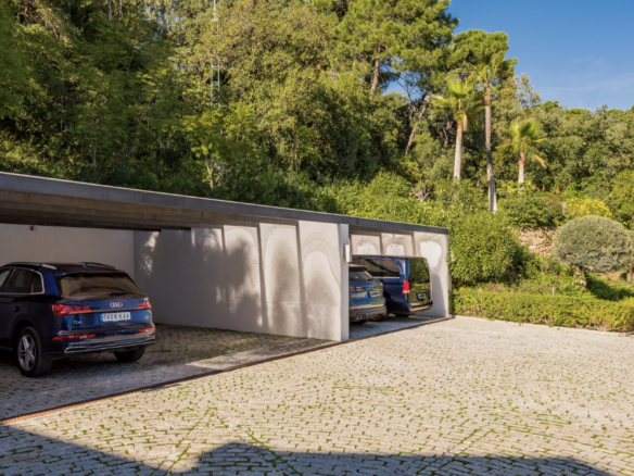 🏡 For Sale: Modern 5-Bedroom Villa with Breathtaking Sea Views in La Zagaleta 🌅🌴