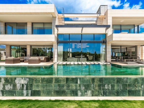 For sale – Golden Mile –  Modern 6B villa 🌴 – Sea & Mountain Views