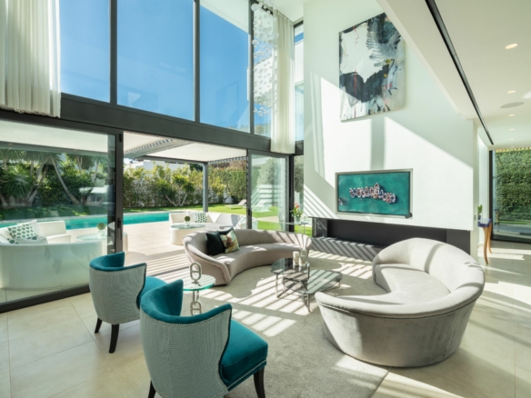SOLD – Puerto Banus  – Modern 7B Villa – Beachside