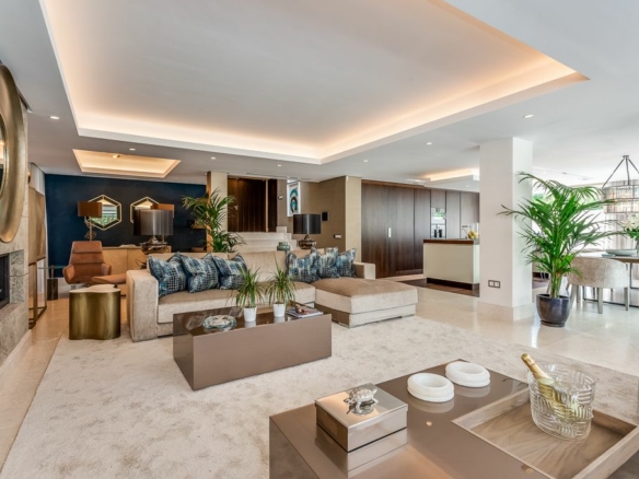 Golden Mile – Modern 4B villa – 2nd Line Beach