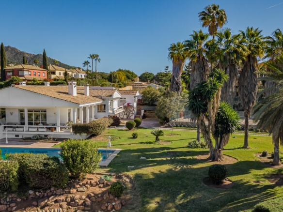 Marbella – 7B Hillside Villa – To reform – Sea Views