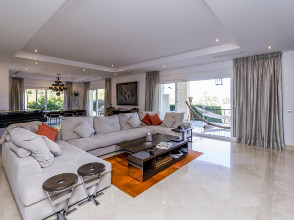 Nueva Andalucia – Nice 5B Golf Villa – Near Facilites