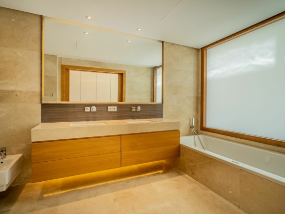 Golden Mile – 4B Penthouse – Sea Views