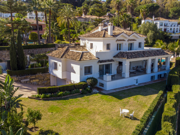 Nueva Andalucia – Nice 5B Golf Villa – Near Facilites