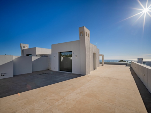 Golden Mile – 4B Penthouse – Sea Views