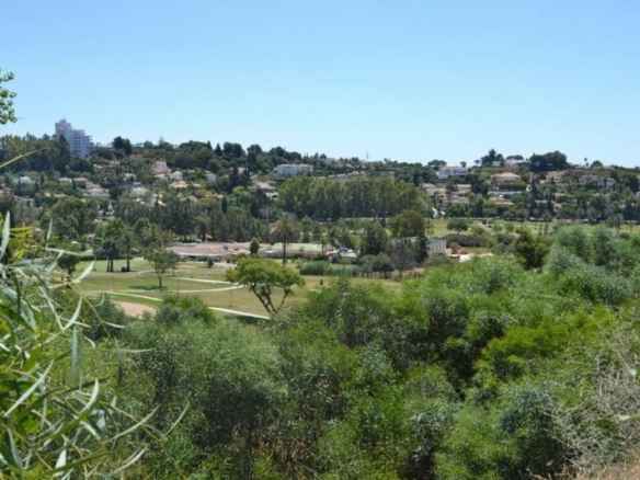 Benahavis – Plot to build a 690m2 Villa -Sea views