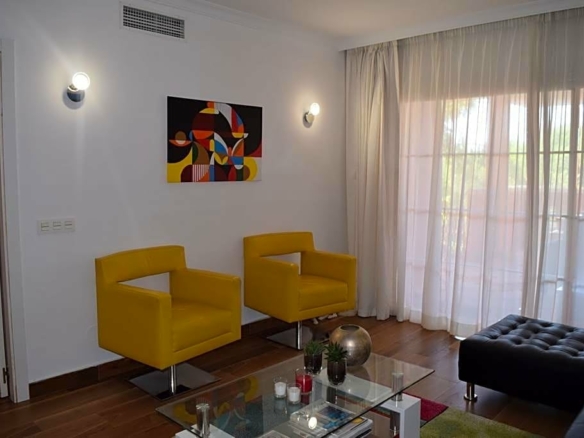 Nueva Andalucia – 4B Garden Apartment – Near Facilities -Gated