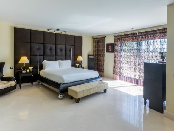 Benahavis – 10B Hotel – Sea Views – Gated