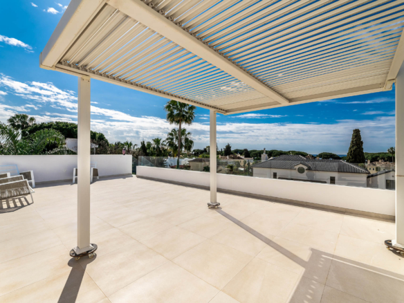 Golden Mile – Modern 5B Villa – Beachside