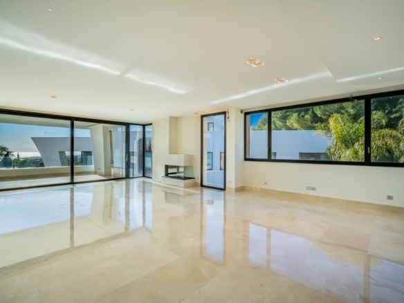 Golden Mile – 4B Penthouse – Sea Views