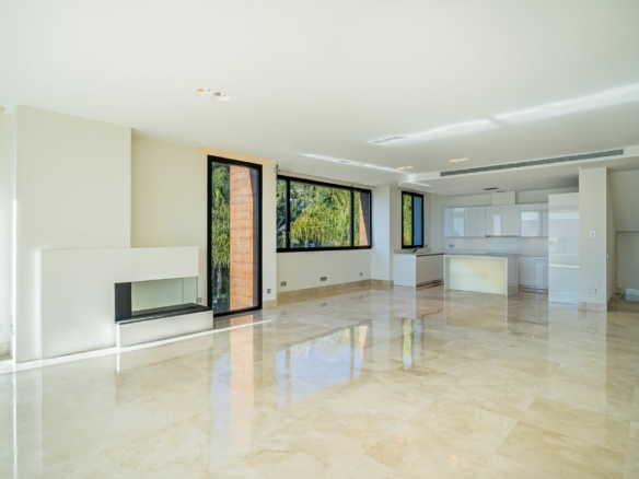 Golden Mile – 4B Penthouse – Sea Views