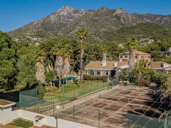 Marbella – 7B Hillside Villa – To reform – Sea Views
